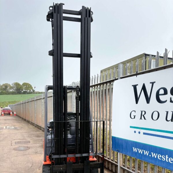 Toyota 8FBET15 Electric Forklift