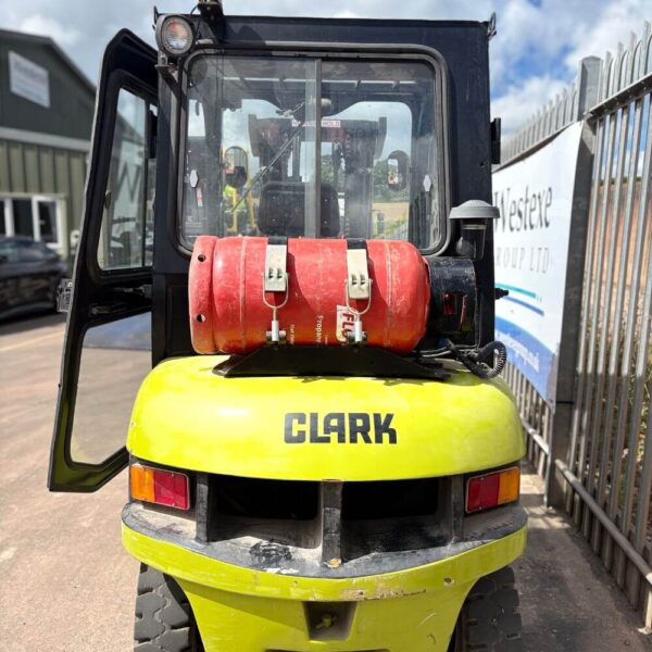 Clark CMP 25L Gas Forklift