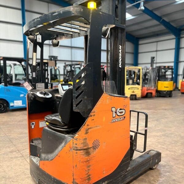 Doosan BR16JW-7 Electric Reach Truck
