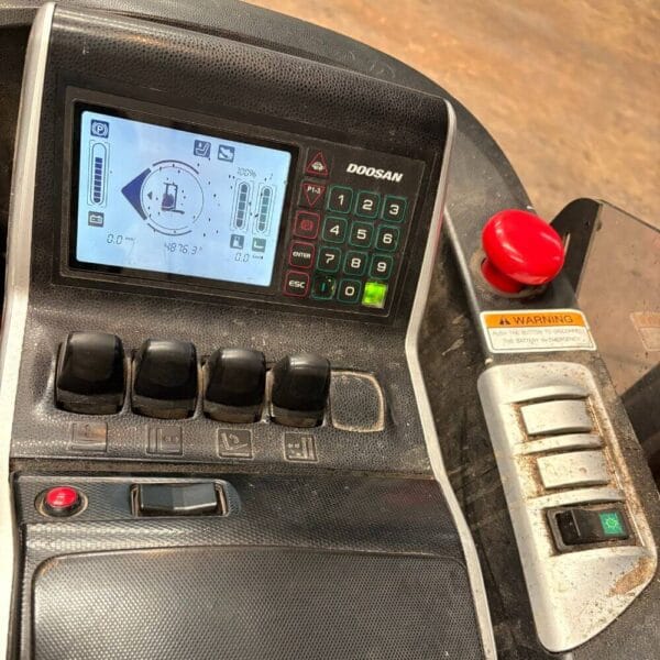 Doosan BR16JW-7 Electric Reach Truck