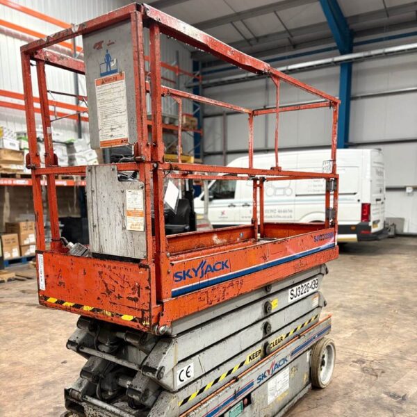 Skyjack SJ3226 Electric Scissor Lift