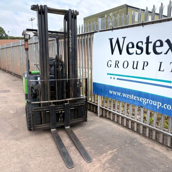 TCM FB25-6 Electric Forklift